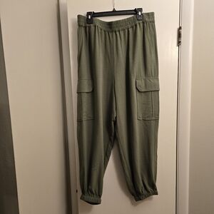 Kohl's  Green Women Cargo Pants